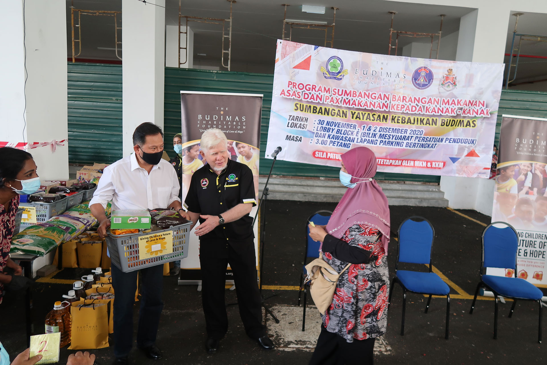 Charity Distribution To The Residents Of Perumahan Desa Awam Rejang, Selangor.